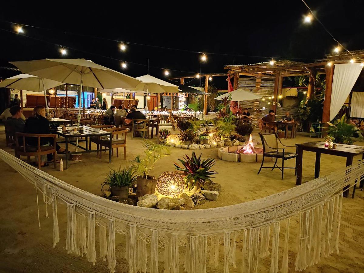 The All Inclusive Hostel - Food, Drinks And Transportation To The Beach And Cenotes Тулум Екстер'єр фото