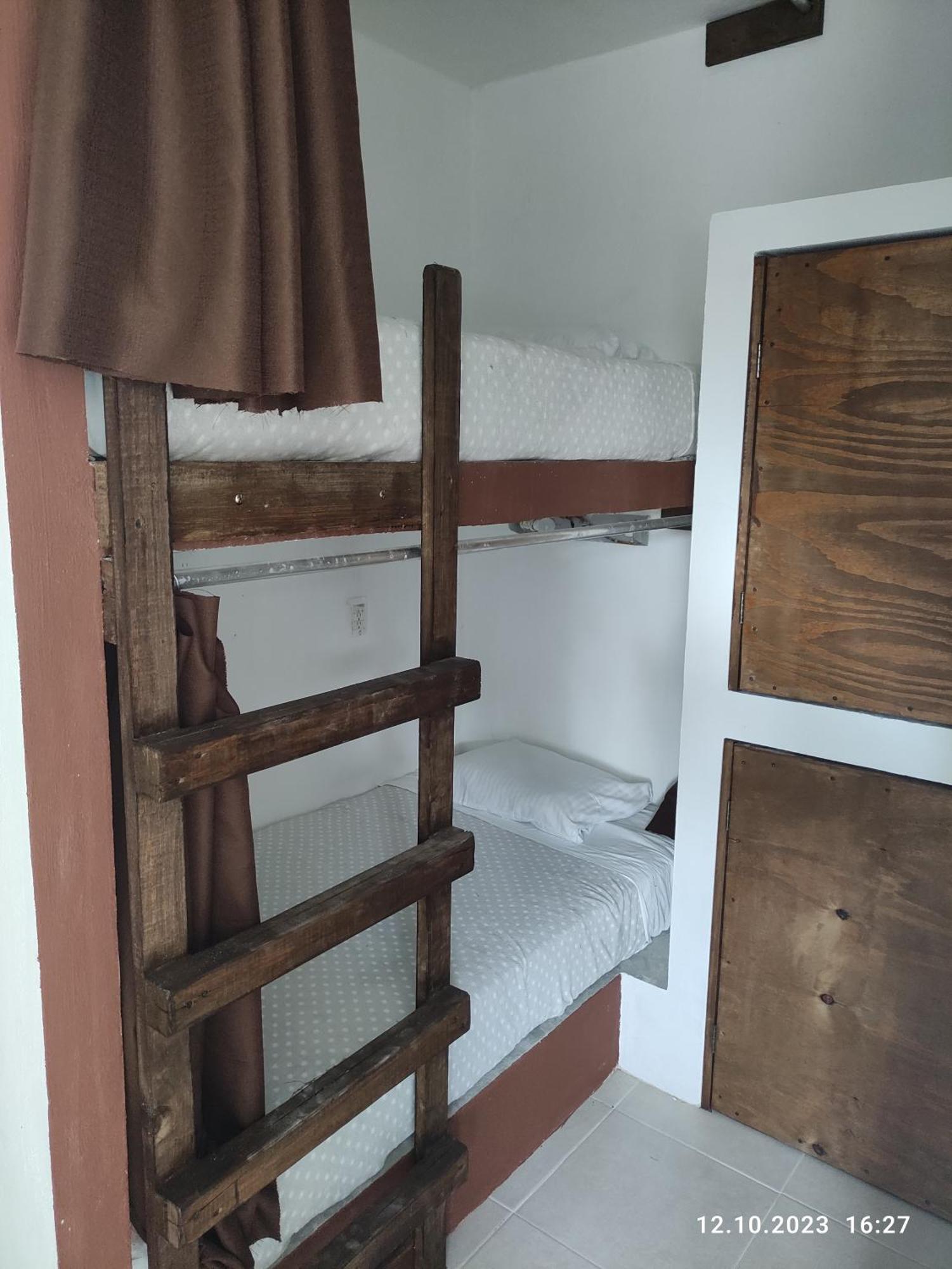The All Inclusive Hostel - Food, Drinks And Transportation To The Beach And Cenotes Тулум Номер фото