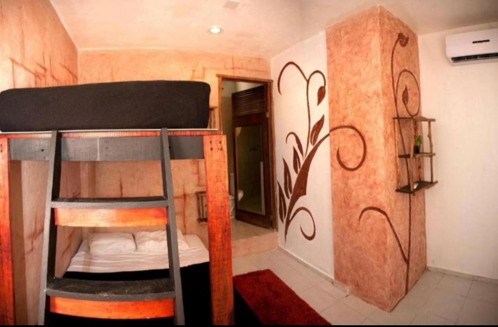 The All Inclusive Hostel - Food, Drinks And Transportation To The Beach And Cenotes Тулум Екстер'єр фото